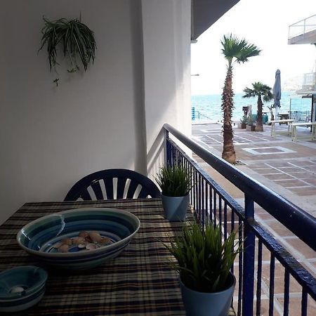 Cozy Seaside Apartment Loutraki Exterior foto